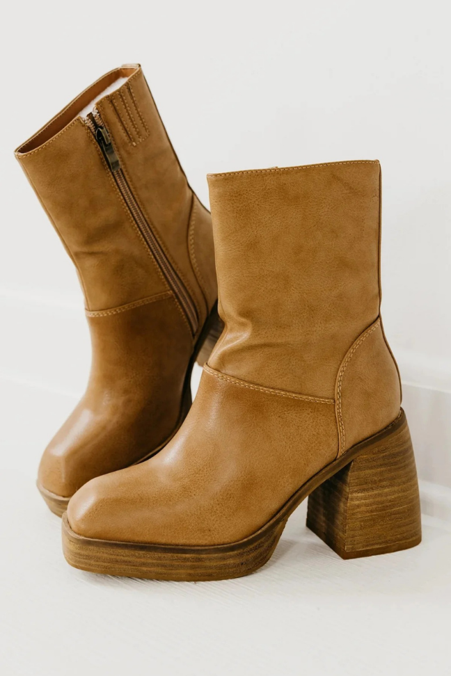 Fall Leather Block Heel Ankle Boots — Tan Square Toe Zip-Up Design