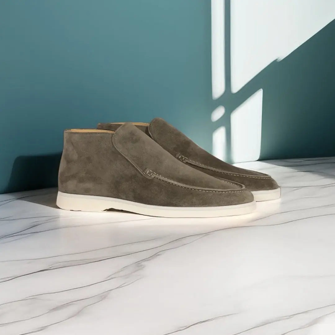 Comfortable Men's Loafers With Stitched Upper