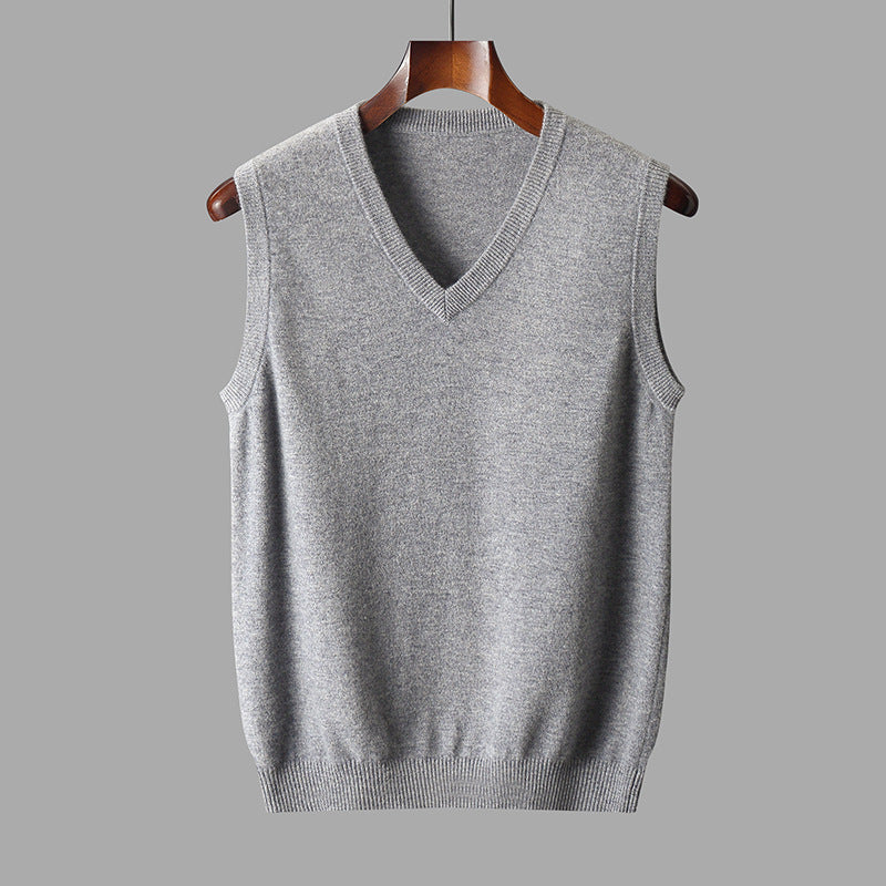 Men's Sweater Vest With V-Neck And Soft Knitted Fabric