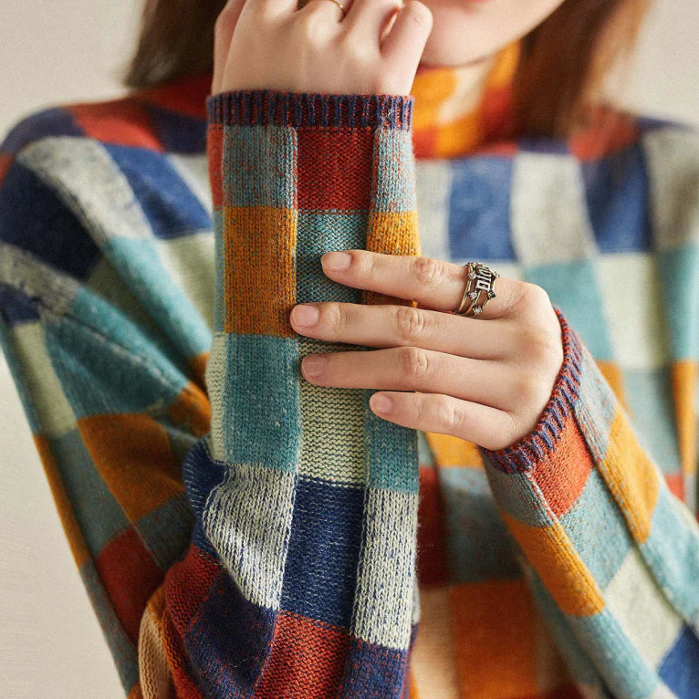 Women's Checked Sweater Roomy Knit Soft Handle Bold Pattern